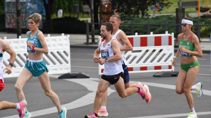 Olivera Jevtić i Milan Mitrović pobenici polumaratonskih trka na Beogradskom maratonu