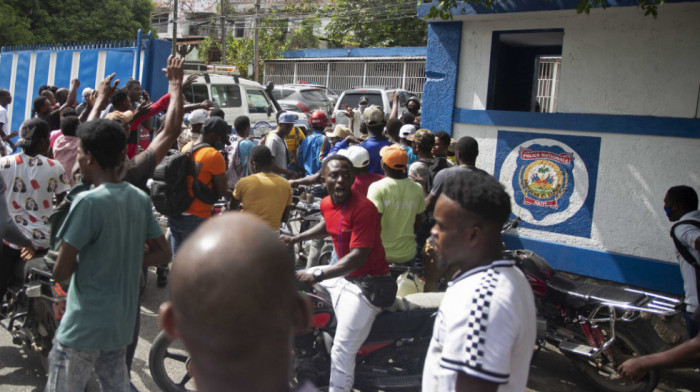 Protesti, nestašica benzina i kriminalne bande na ulicama Haitija posle ubistva predsednika