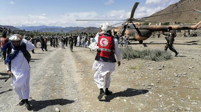 Srušio se vojni helikopter u Avganistanu, poginula jedna, povređeno 12 osoba