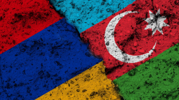 Pašinjan: Ako Jermenija ne preda pogranična sela, sledi rat s Azerbejdžanom