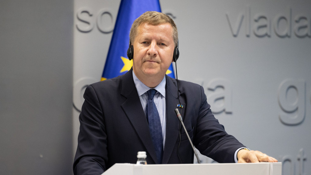 Ambasador EU u Prištini: Zabrana upotrebe dinara ozbiljno uticala na Srbe na Kosovu