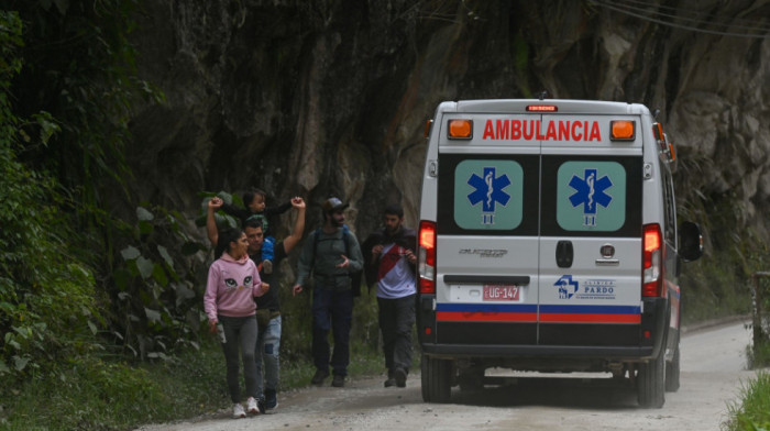 Najmanje 10 ljudi poginulo u Peruu kada je autobus sleteo sa puta