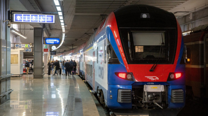 Železnicom se prevezlo više od sedam miliona putnika u 2023, pola na pruzi Beograd-Novi Sad
