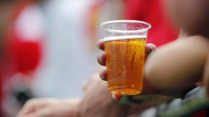 Britanska vlada ukida pabovima prodaju alkoholnih pića "za poneti"
