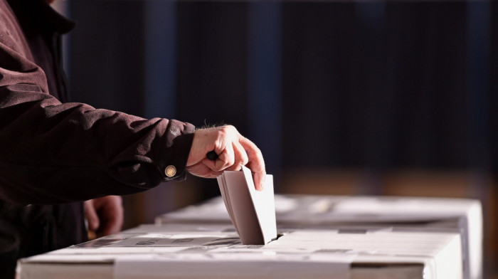 Koalicija oko SNS predala listu za lokalne izbore u Nišu i Valjevu