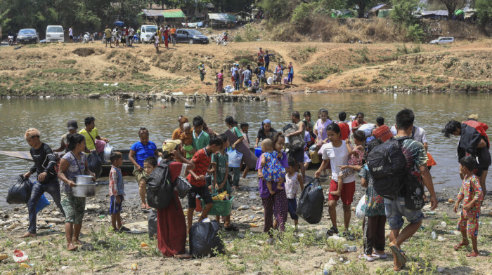 Oko 1.300 ljudi pobeglo iz Mjanmara na Tajland nakon novih sukoba