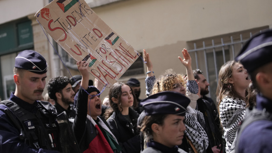 Policija rasterala studente sa Sorbone koji u šatorima protestuju zbog rata u Gazi