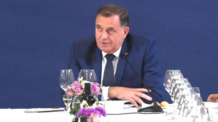 Dodik posle sastanka s Vučićem patrijarhom Porfitijem: Srpski narod u RS jedino ima šanse ako se odvoji od BiH i ujedini