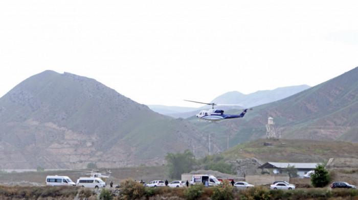 Helikopter sa iranskim predsednikom srušio se dok je prelazio planinski teren, nepoznata sudbina Raisija