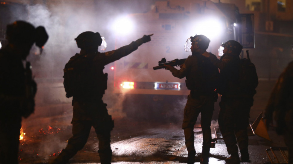 Haos i šok-bombe u Jerusalimu, sukobi izraelske policije i Palestinaca ispred džamije Al Aksa