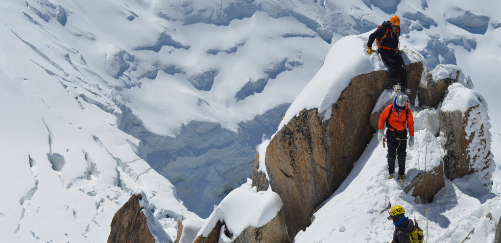 Nepalci u očajanju zbog pandemije korone mole alpiniste da im daju boce za kiseonik