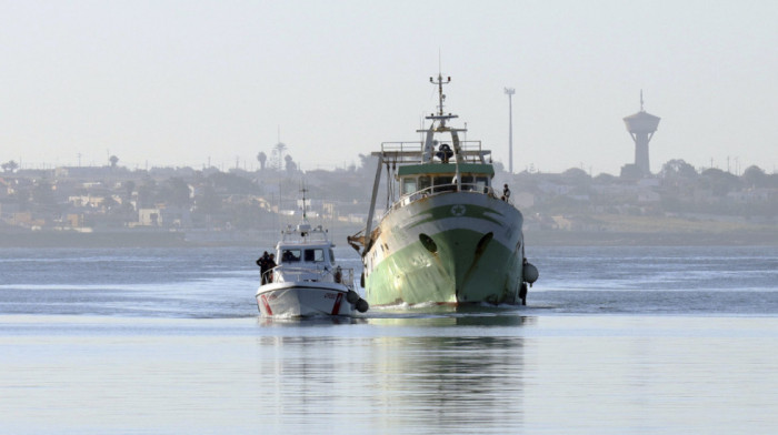 Najmanje 27 tela migranata pronađeno na plaži na jugu Italije