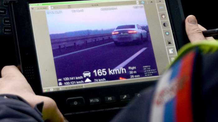 Prekršajna prijava za državljanina Rumunije koji je vozio 207 km/h kod Požarevca