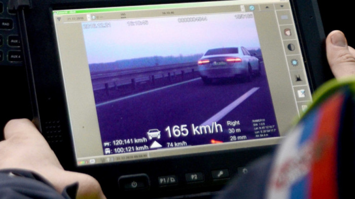 Prekršajna prijava za državljanina Rumunije koji je vozio 207 km/h kod Požarevca