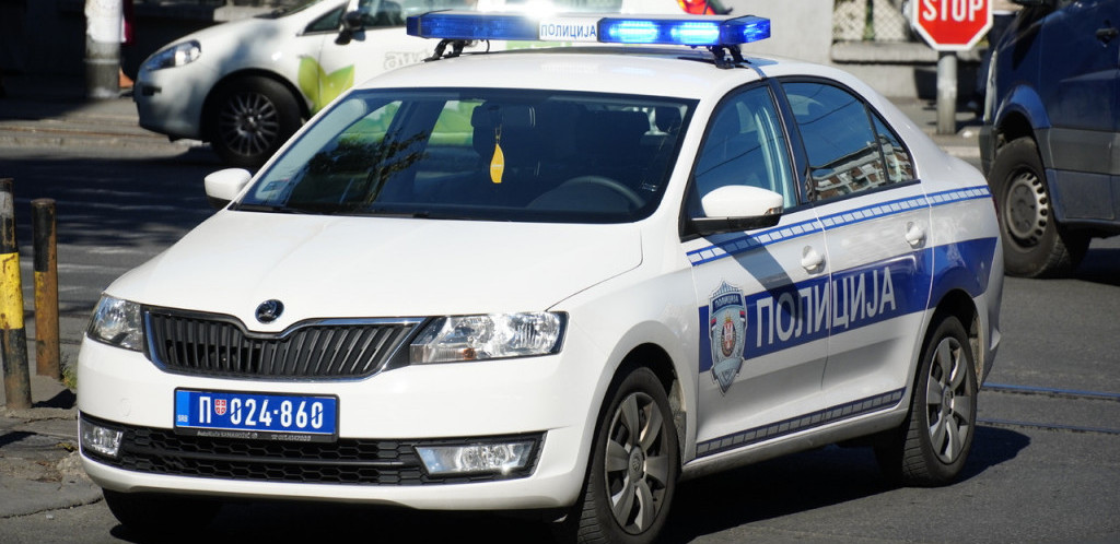 Vozač u alkoholisanom stanju uleteo automobilom u kuću u Šapcu