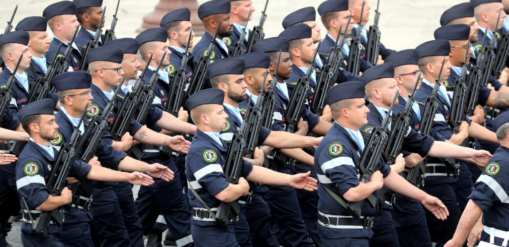Otvoreno pismo francuskih vojnika: Upozorili na pretnju od građanskog rata