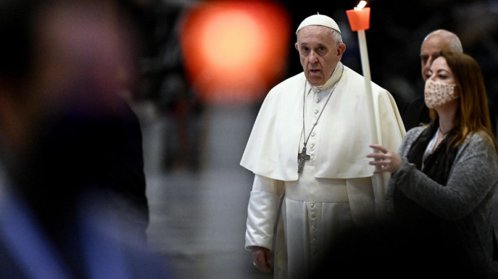 Papa Franja zahvalio novinarima za otkrivanje skandala o polnim zlostavljanjima