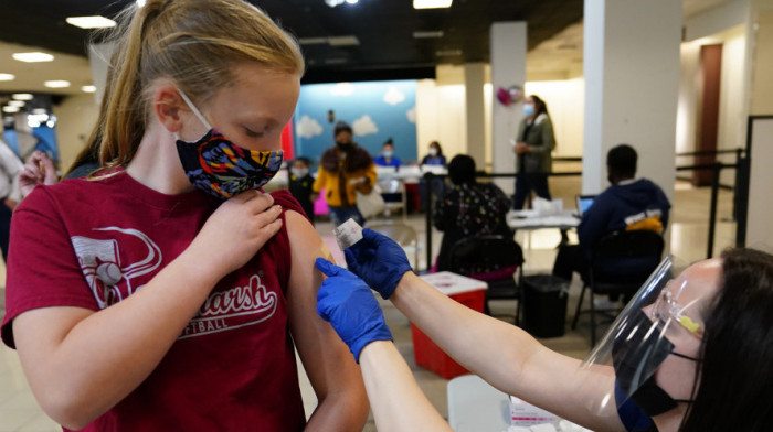 Da li će Kalifornija postati prva država u SAD u kojoj će se vakcinisati đaci