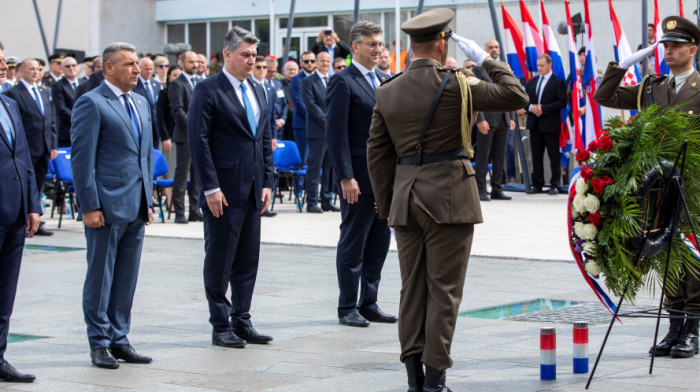 Prepucavanje Plenkovića i Milanovića se nastavlja - ko je manipulator i lažov, a ko prodaje bozu