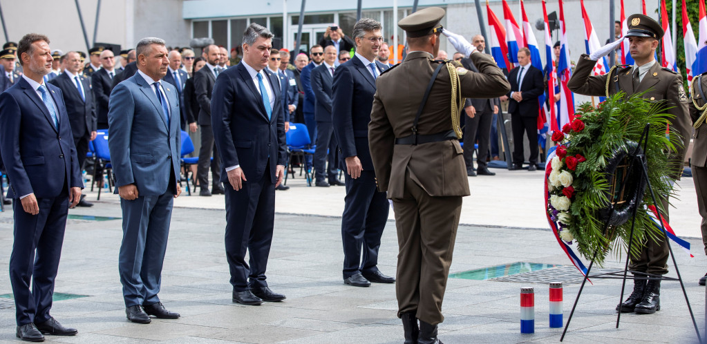 Prepucavanje Plenkovića i Milanovića se nastavlja - ko je manipulator i lažov, a ko prodaje bozu