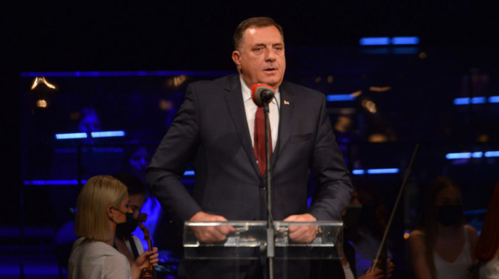 Dodik: Zakonom rešiti problem etiketiranja Srba kao genocidnog naroda