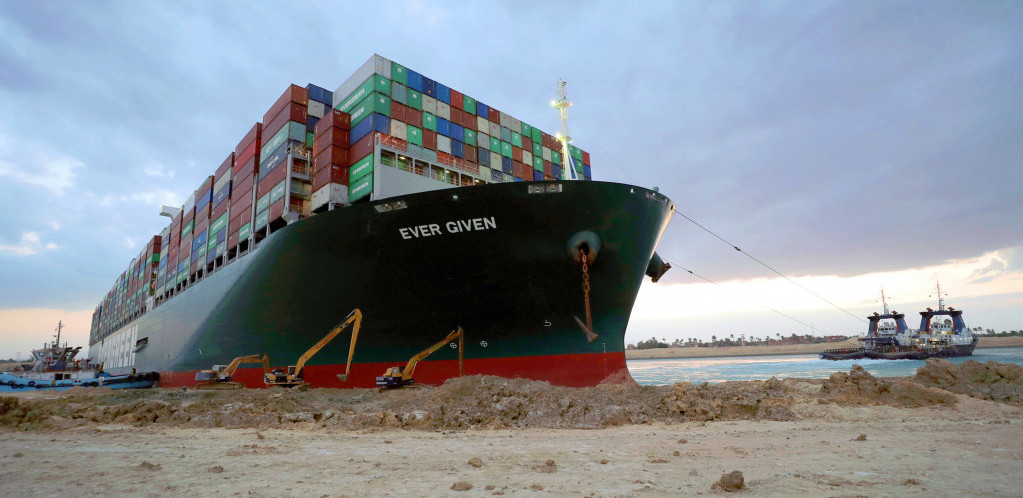 Postignut dogovor, nakon četiri meseca brod koji je zakrčio Suecki kanal nastavlja plovidbu