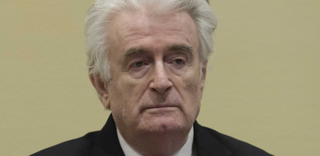 Karadžić putuje u Britaniju, u Hagu ostaju samo još Mladić i Lukić