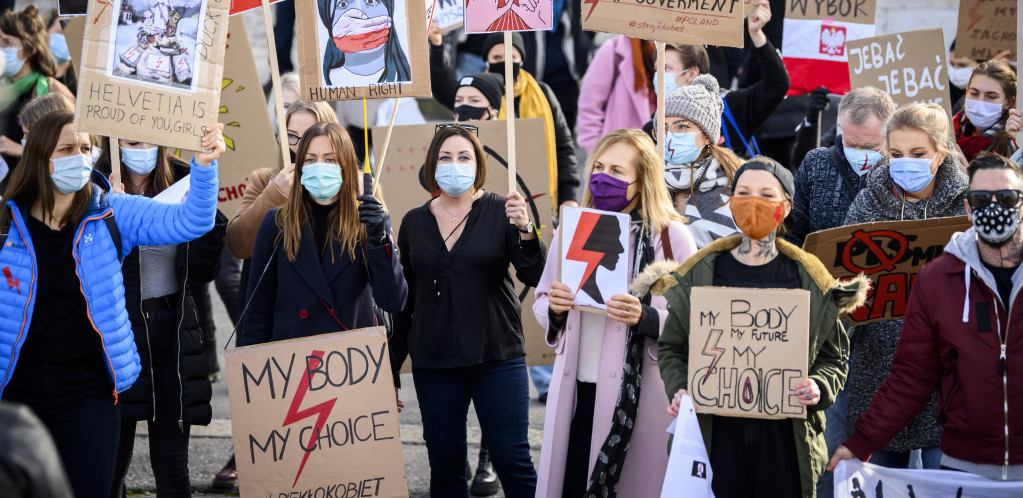 Sto dana zabrane pobačaja u Poljskoj, žene traže načine da uzvrate udarac