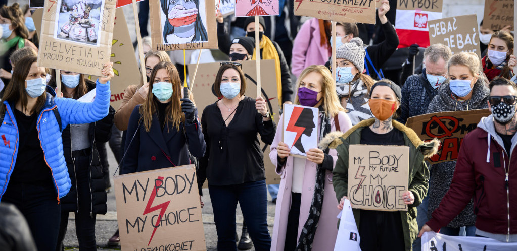 Pitanje koje deli Evropu: Šta pokazuje najnoviji izveštaj o pravu na abortus