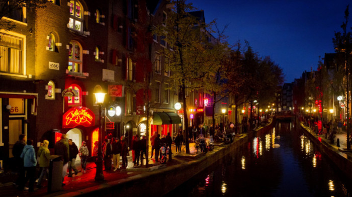 Odloženo izmeštanje "četvrti crvenih fenjera" u Amsterdamu