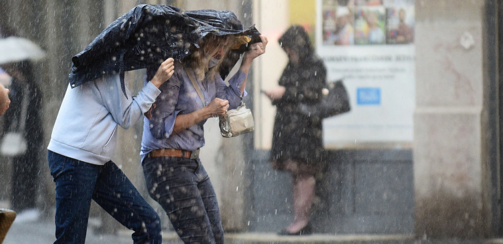 Kiša, pljuskovi i temperaturni preokret: RHMZ izdao upozorenje na nepogode, veliku količinu padavina i olujni vetar