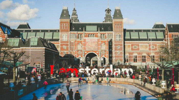 Amsterdam će zabraniti turističke autobuse zbog problema koje stvaraju meštanima