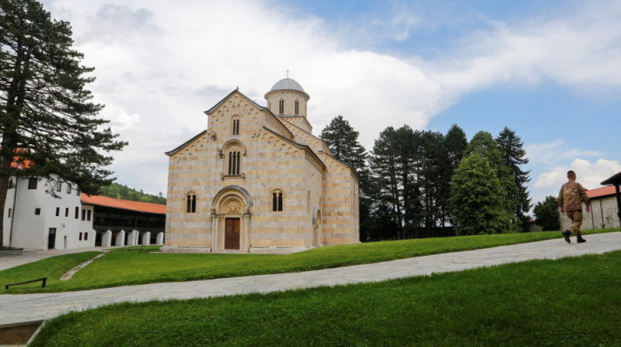 Visoki Dečani: Uloga Kfora u zaštiti manastira od suštinskog značaja