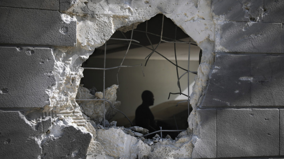 FOTO Izraelski grad Aškelon dan nakon napada: U zidovima ostale ogromne rupe od projektila
