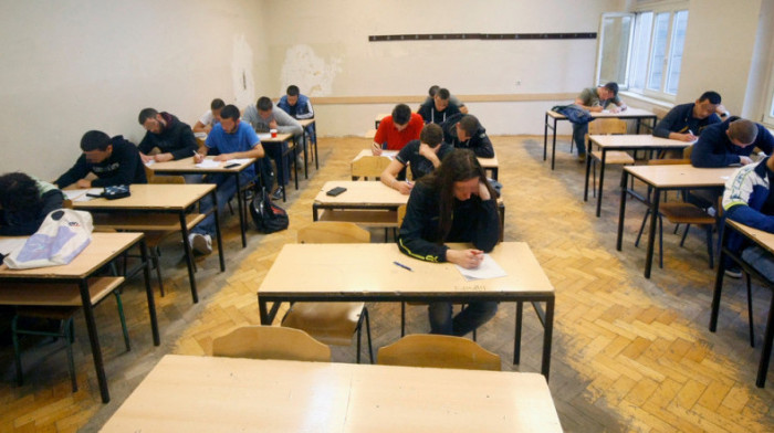 Probni test iz matematike protekao u najboljem redu, u subotu ispit iz srpskog