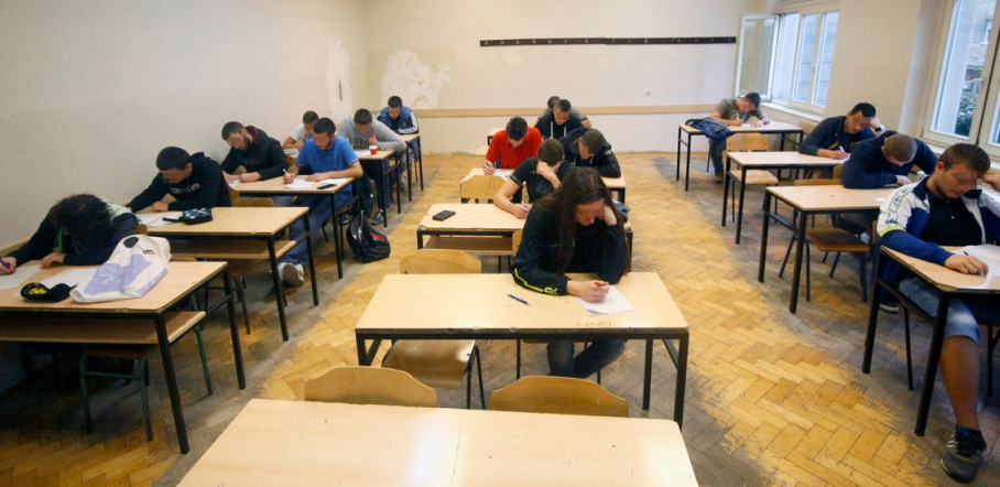 Probni test iz matematike protekao u najboljem redu, u subotu ispit iz srpskog