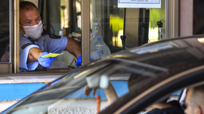 Ponovo raste broj novozaraženih u Grčkoj, šest slučajeva otrkiveno na granici