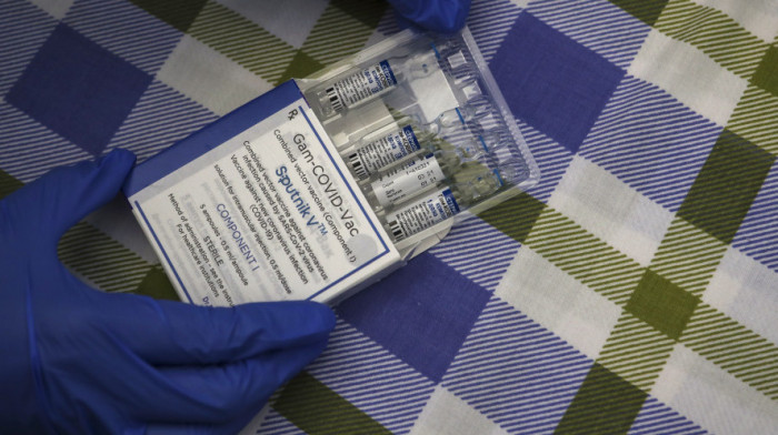 Popović: Prve doze vakcine Sputnjik V sa Torlaka za 15 do 20 dana