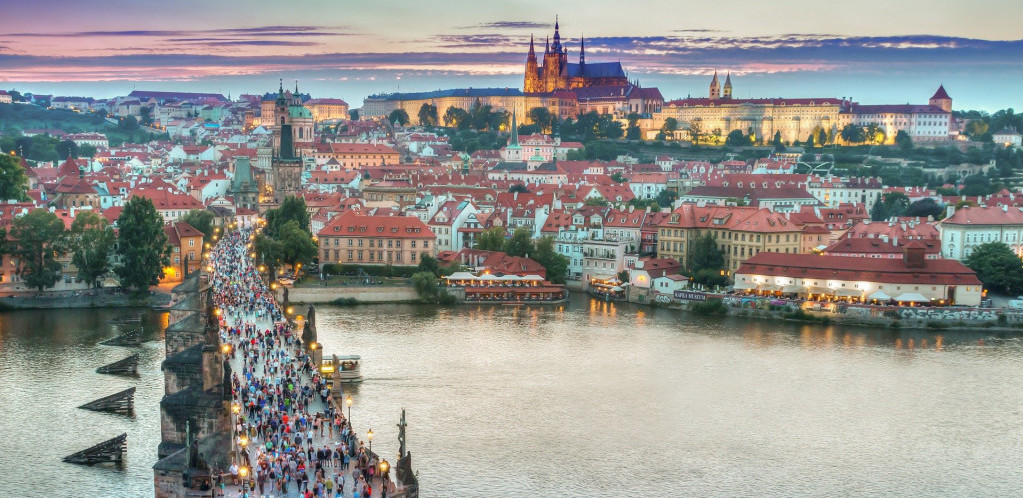 Nove mere u Češkoj: Test po povratku iz inostranstva za nevakcinisane