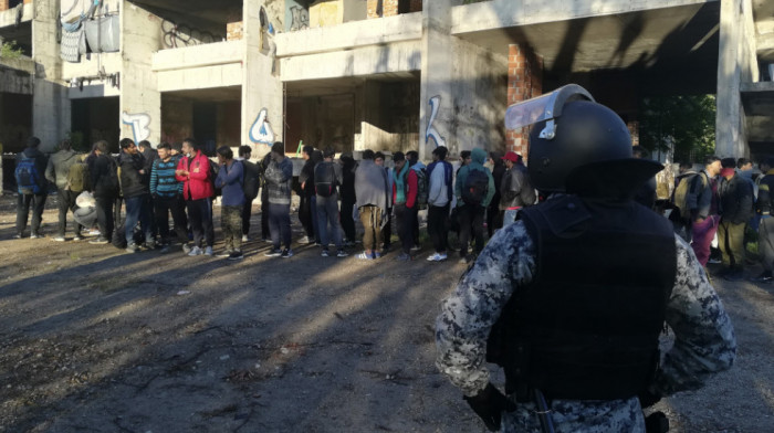 Migranti iz centra Bihaća izmešteni u kamp Lipa, zgrada u kojoj su boravili biće zapečaćena