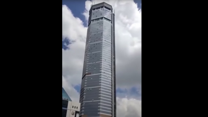 Zaljuljao se jedan od najviših nebodera u Kini, građani panično bežali