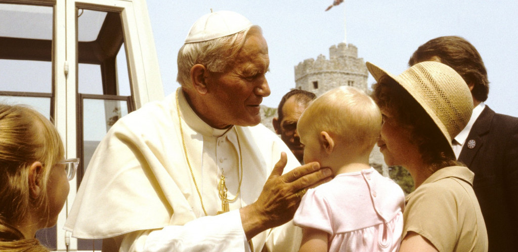 Jovan Pavle II - papa koji je preživeo atentant i prvi se izvinio u ime Katoličke crkve za postupke u Drugom svetskom ratu