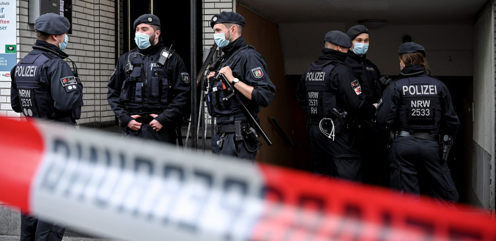 Nemačka policija pretresla više od 40 stanova zbog distribucije dečijih slika