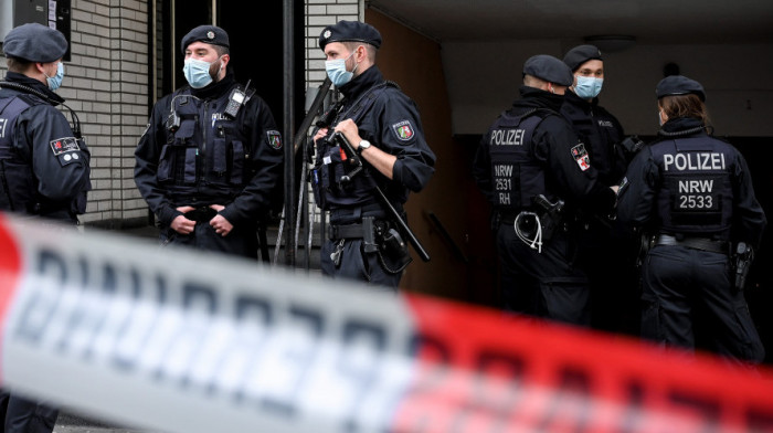 Nemačka policija pretresla više od 40 stanova zbog distribucije dečijih slika