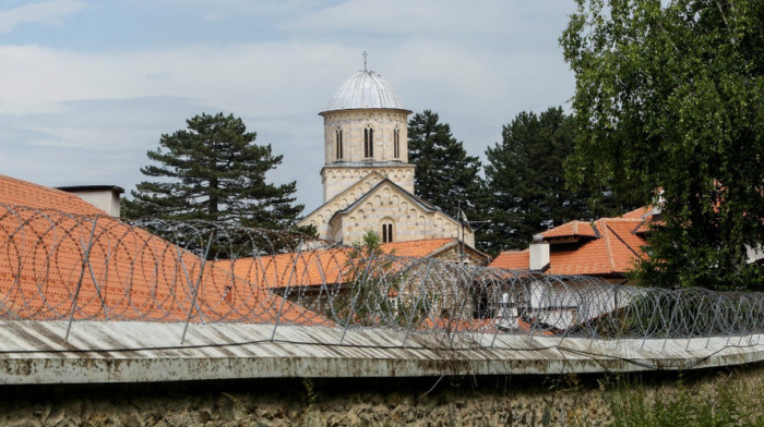 Visoki Dečani: Priština obmanjuje pričom o zaštiti manastira