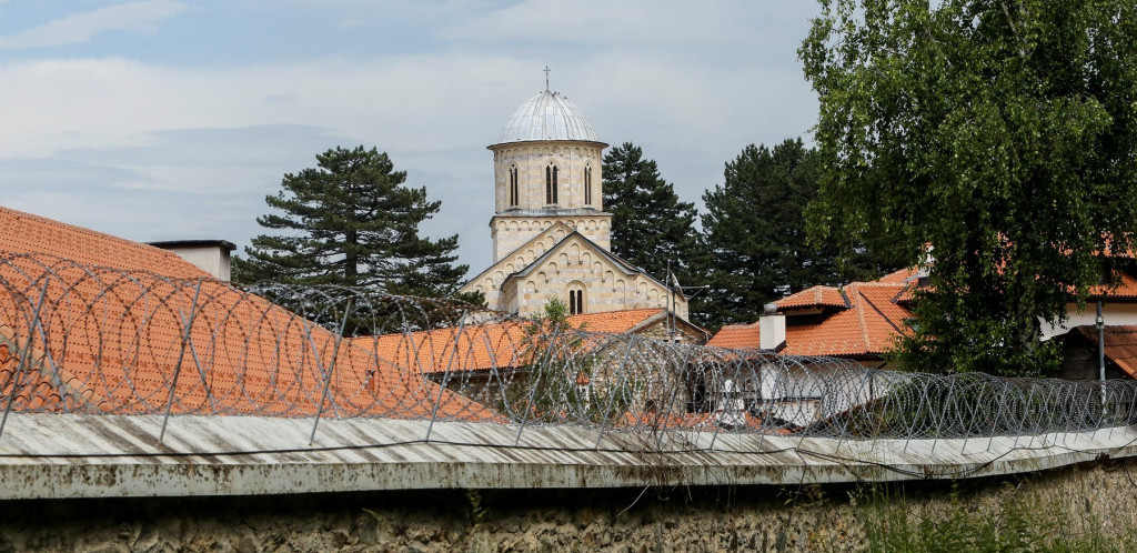 Visoki Dečani: Priština obmanjuje pričom o zaštiti manastira