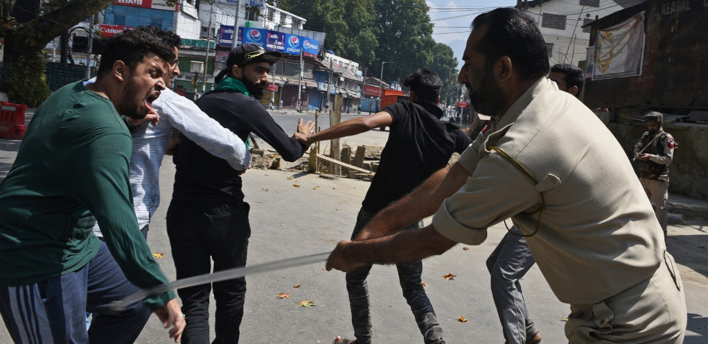 Indija: Automobil usmrtio osam protestanata, tvrde da je vozač sin ministra