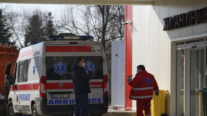 Saobraćajna nezgoda na Zrenjaninskom putu, povređena jedna osoba