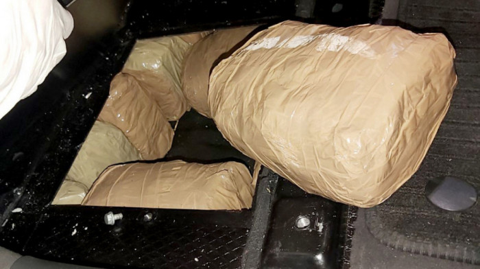 Italijanska policija zaplenila tonu kokaina sakrivenih u kontejnerima koji su stigli iz Ekvadora