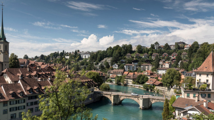 Raste broj hospitalizovanih u Švajcarskoj, veliki deo čine oni koji su se vratili sa odmora sa Balkana